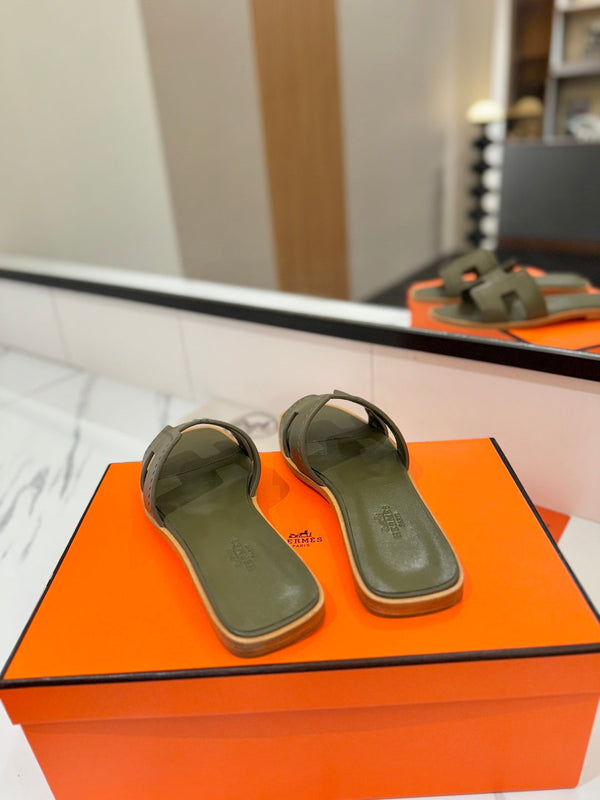 HM Oran Sandal Army Green Perforate Cowhide 294875