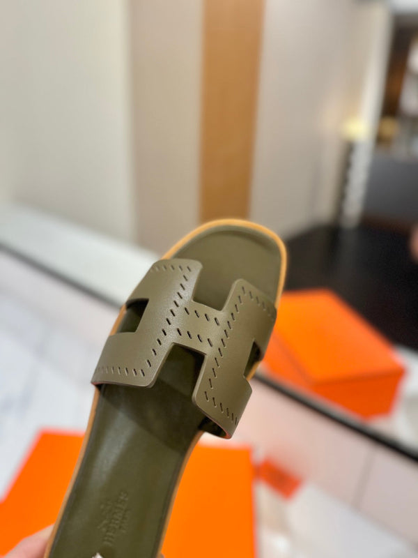 HM Oran Sandal Army Green Perforate Cowhide 294875