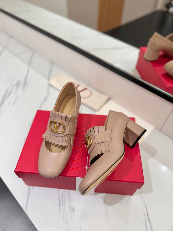 VT 2025 Signature Heeled Loafer Pure Beige Calf Leather 295070