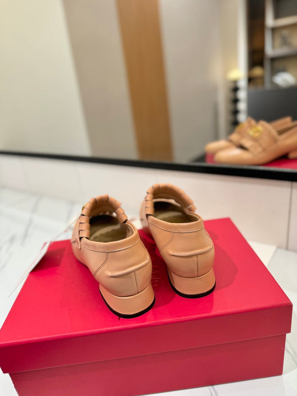 VT 2025 Signature Loafer Cantaloupe Calf Leather 295073