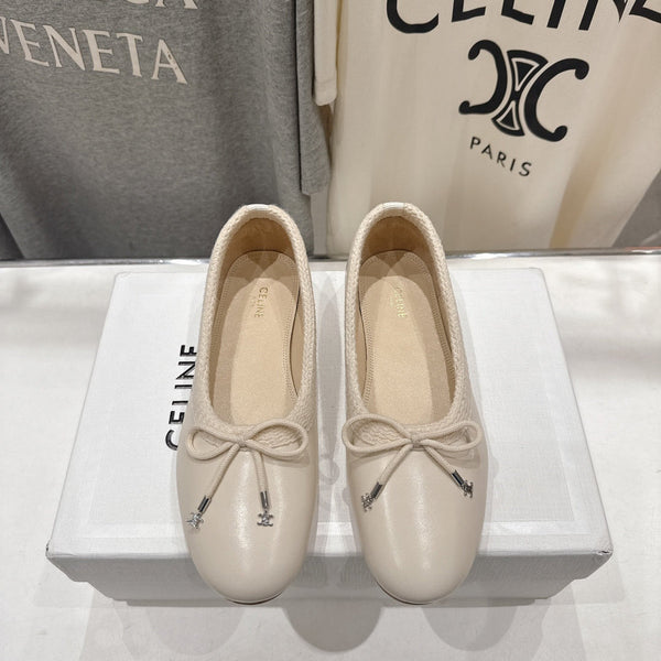 CL 26s Ballet Flats In Cream Calfskin With Bow