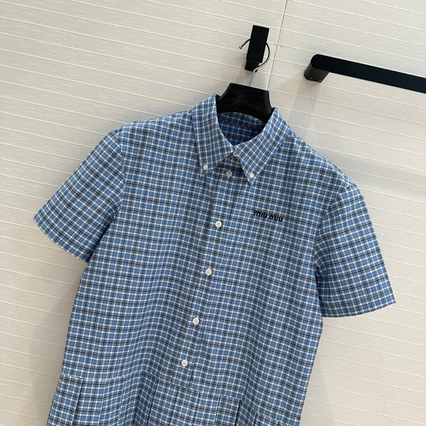 Abito camicia a pieghe a quadri Miu Miu in cotone blu