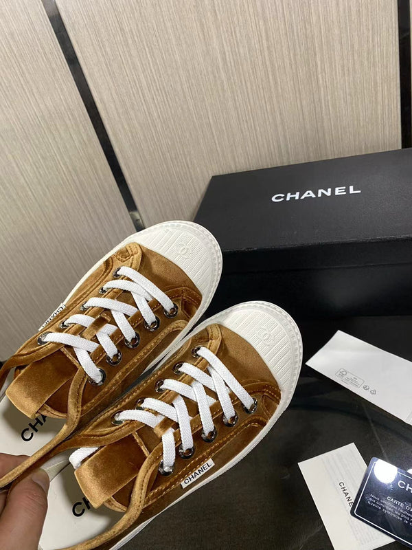 CC 26s Sneaker Light Brown Velvet 799312