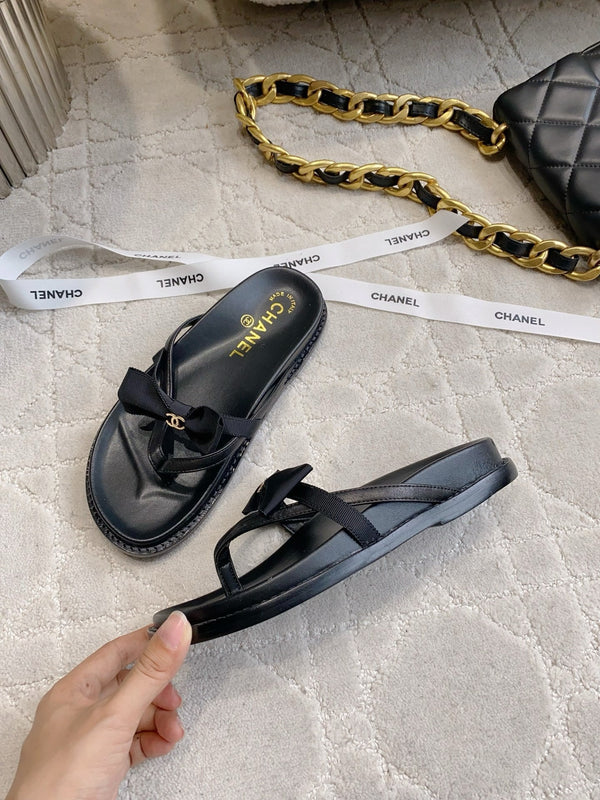 CC 26s Bow Thong Sandals Black Lambskin 723722