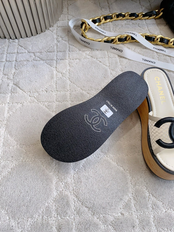 CC Logo Platform Sandals White Lambskin 723737