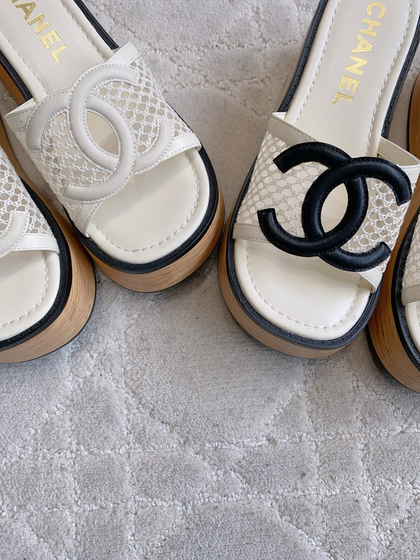 CC Logo Platform Sandals White Lambskin 723737