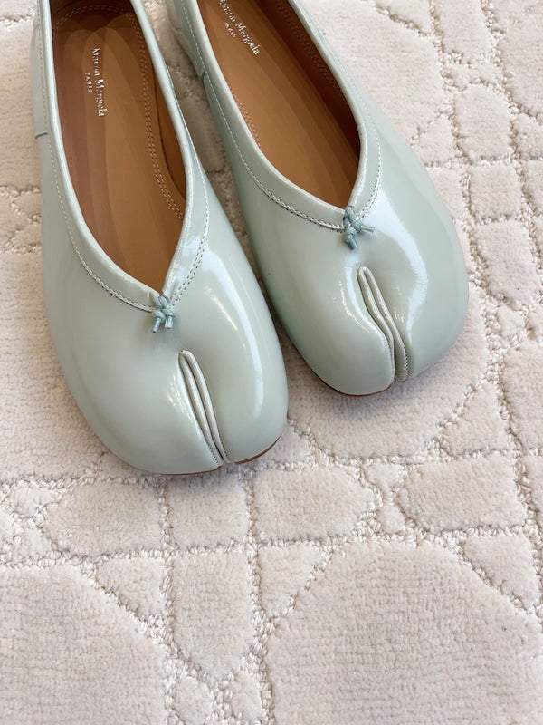 MM Tabi Shoes Flat Pale Mint Patent Leather 808645