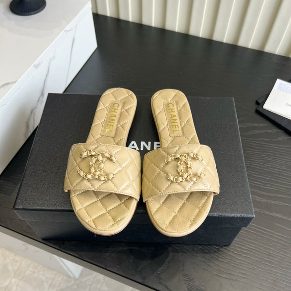 CC 26s Flat Sandals Beige Quited Leather 906219
