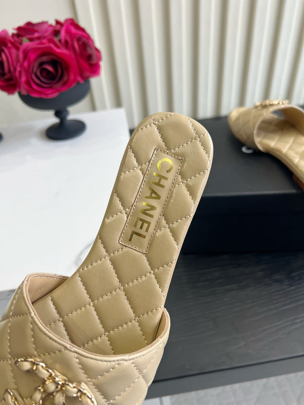 CC 26s Flat Sandals Beige Quited Leather 906219