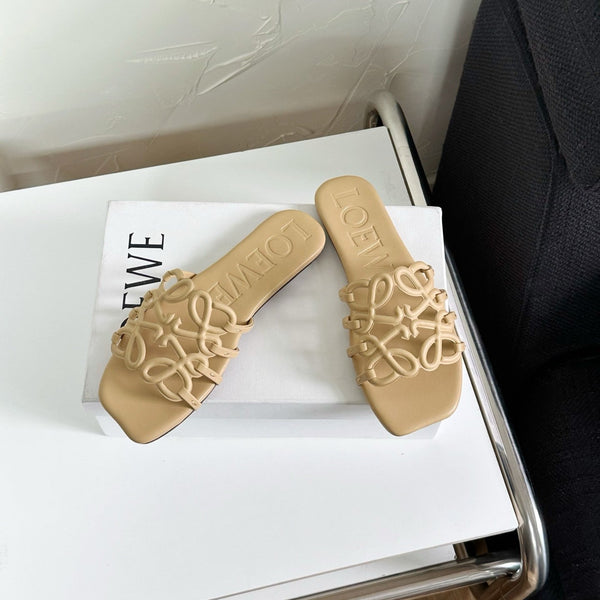 Petal Anagram Slide in Beige Soft Calfskin 273516