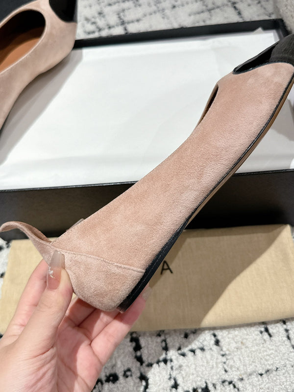 ALAIA PUMP 1 CM IN ALMOND BEIGE SUEDE MIX BLACK CALFSKIN