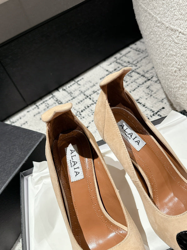 DÉCOLLETÉ ALAIA ALTO 10 CM IN CAMOSCIO BEIGE MISTO PELLE DI VITELLO NERA