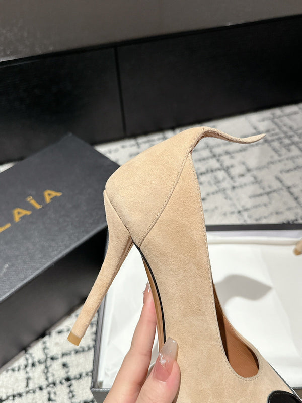 DÉCOLLETÉ ALAIA ALTO 10 CM IN CAMOSCIO BEIGE MISTO PELLE DI VITELLO NERA