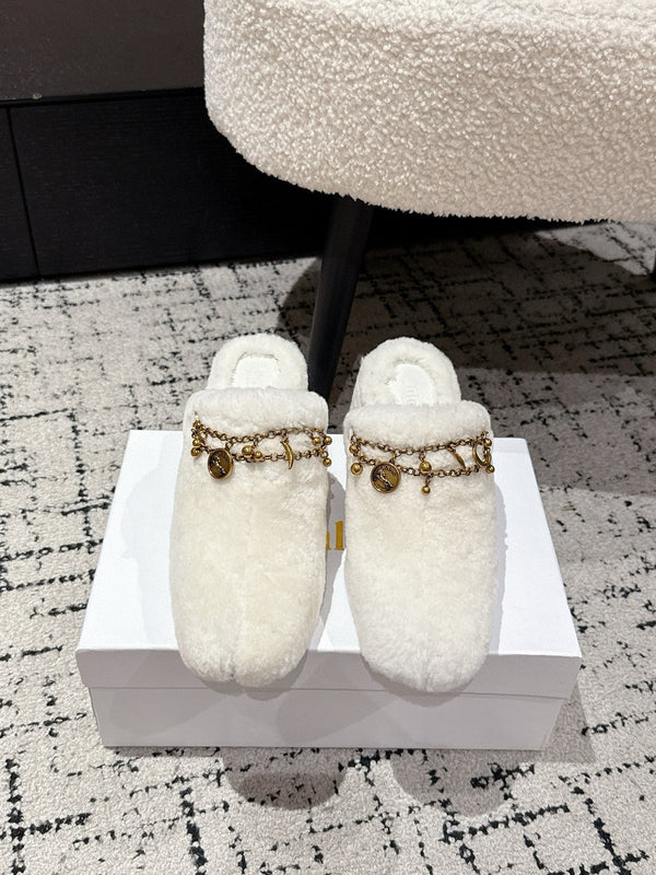 Chloe Covered Fur Slippers White Wool 514328