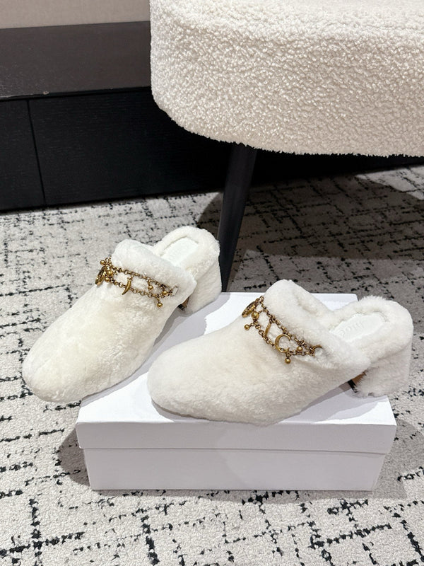 Chloe Covered Fur Slippers White Wool 514328