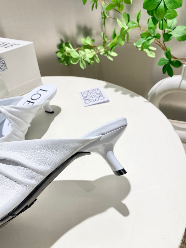 Loewe 25 Pebble Mule in pelle di agnello bianca