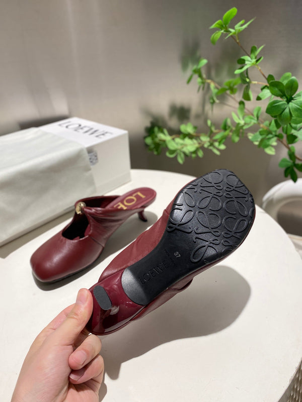 Loewe 25 Pebble Mule in pelle di agnello rosso rubino