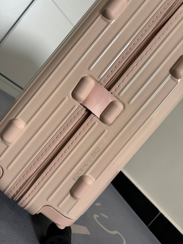 Rimowa 2025 Essential Valise Petal Pink Polycarbonate 274068