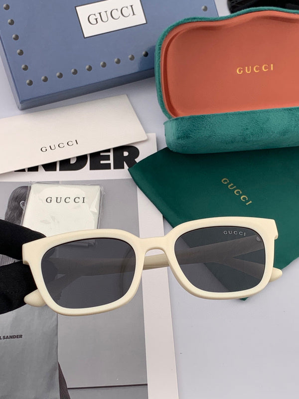 OCCHIALI DA SOLE CON MONTATURA QUADRATA G5108 IN ACETATO