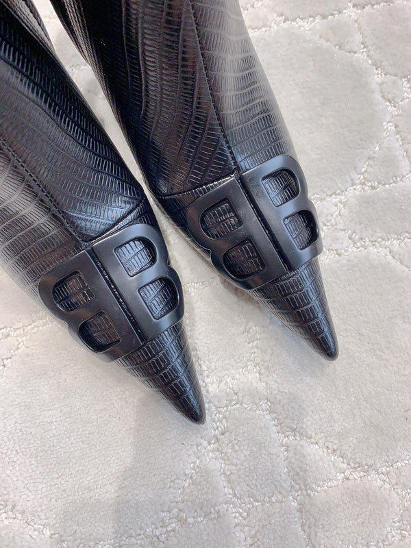 POINTED-TOE HIGH HEEL BOOTS IN BLACK LIZARD EMBOSSED CALFSKIN
