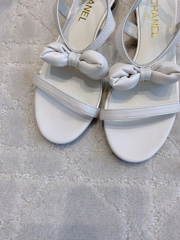 CC 26s Bow-Tie Flat Sandals White Lambskin 906132