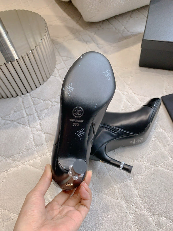 CC 25 Pearl Heel Boot Black Calfskin 516653