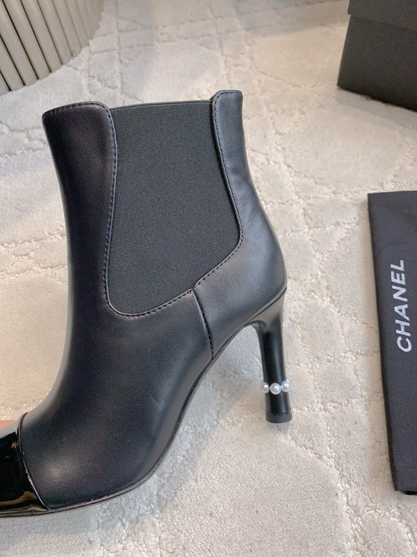 CC 25 Pearl Heel Boot Black Calfskin 516653