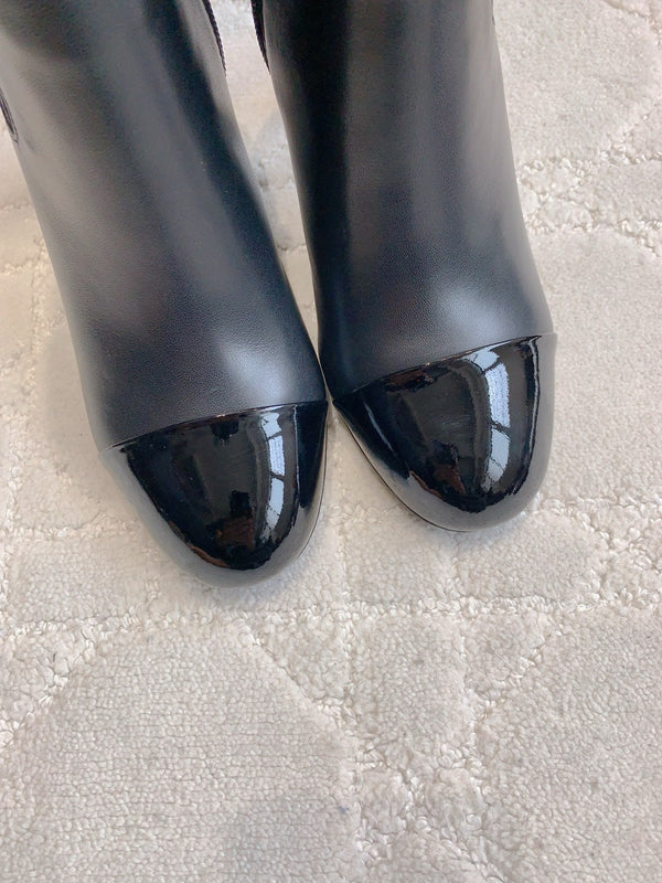 CC 25 Pearl Heel Boot Black Calfskin 516653