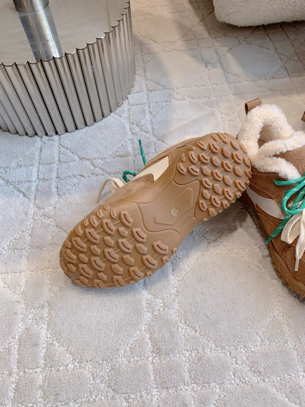 UGG Lanxuryee Cow Sneaker Brown Suede Shearling Lining 516901