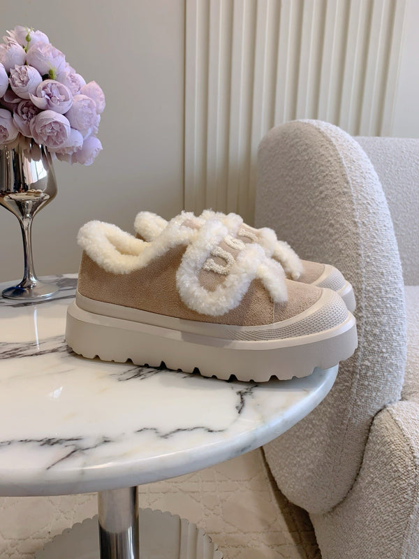 UGG Tazz Slipper Loafers  Beige  Suede and Fleece 516905