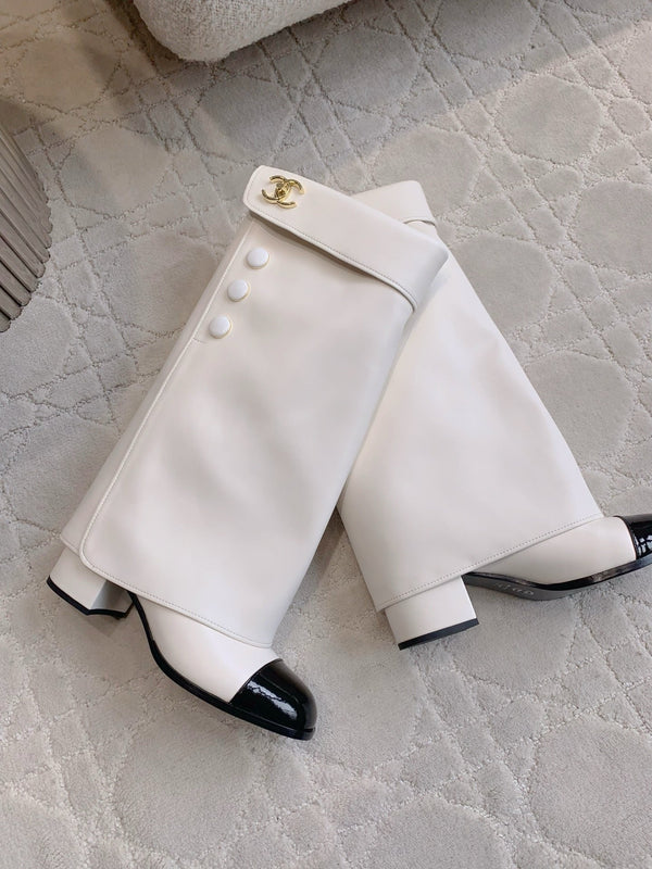 CC 25 Buttoned Boot White Calfskin 516647