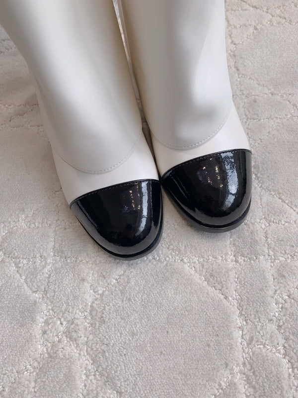 CC 25 Buttoned Boot White Calfskin 516647