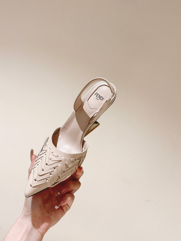 FENDI PRIMA SLINGBACK CON TACCO ALTO 85 MM IN PELLE DI AGNELLO BEIGE E FERRAMENTA ORO