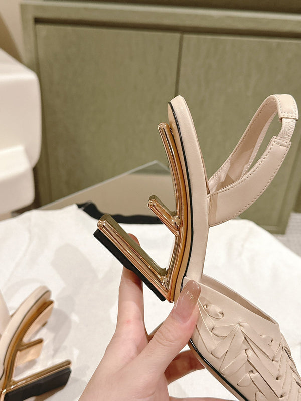FENDI PRIMA SLINGBACK CON TACCO ALTO 85 MM IN PELLE DI AGNELLO BEIGE E FERRAMENTA ORO