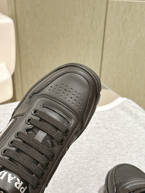 SNEAKERS FLATFORM PRA IN PELLE DI VITELLO NERA