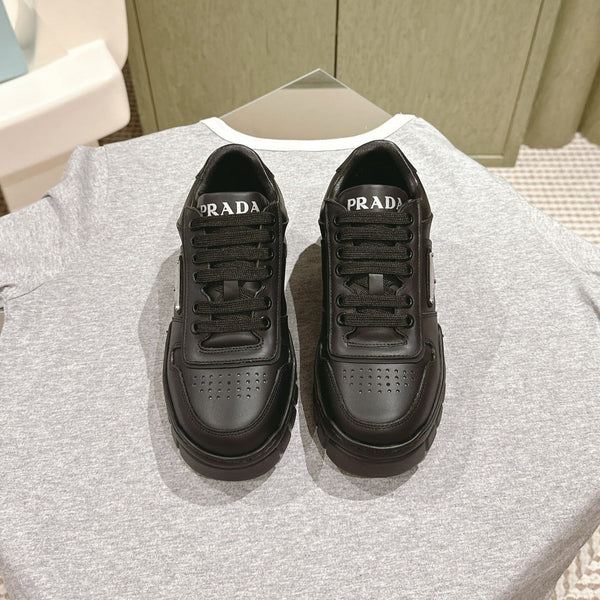 SNEAKERS FLATFORM PRA IN PELLE DI VITELLO NERA