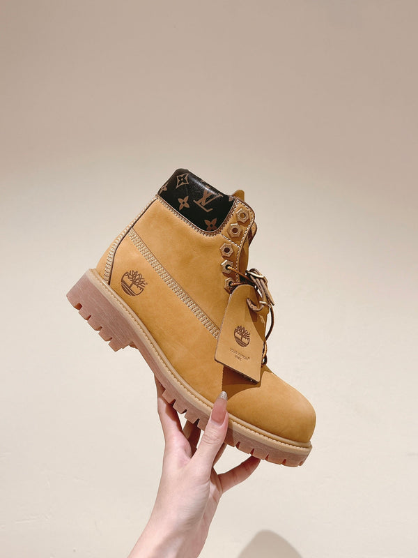 Stivaletto alla caviglia LV x Timberland 6in 50mm in pelle scamosciata con monogramma marrone chiaro 450426