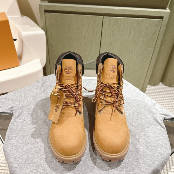 Stivaletto alla caviglia LV x Timberland 6in 50mm in pelle scamosciata con monogramma marrone chiaro 450426
