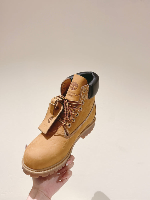 Stivaletto alla caviglia LV x Timberland 6in 50mm in pelle scamosciata marrone chiaro e tela monogramma 450428