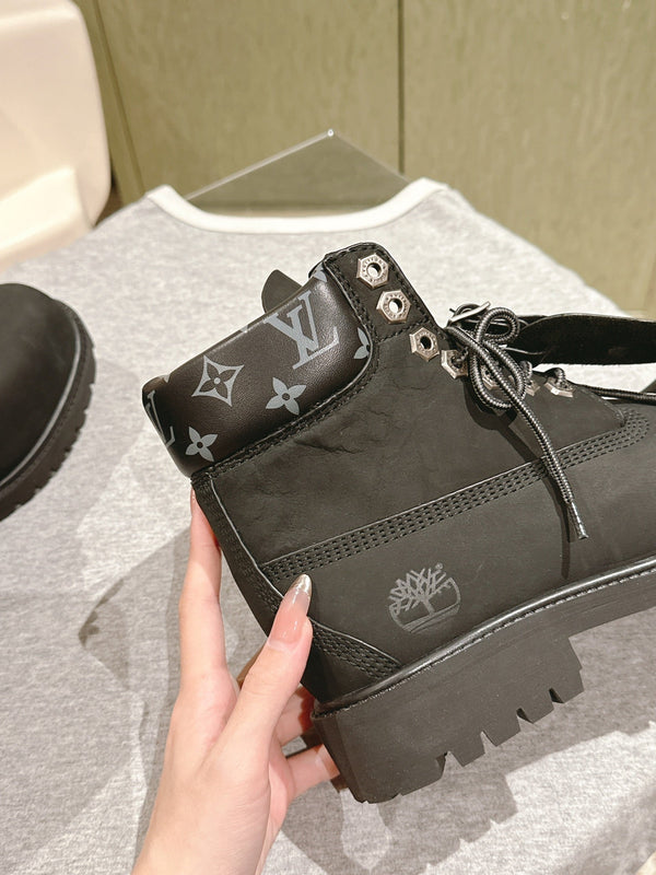 Stivaletto alla caviglia LV x Timberland 6in 50mm in pelle scamosciata nera e tela monogramma 450427