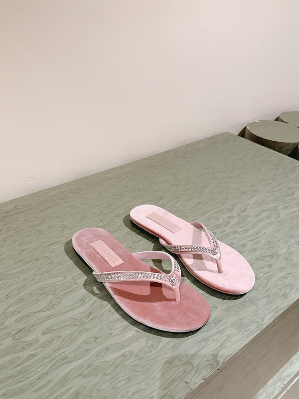 CC 25ss Rhinestone Thong Sandal Pink Velvet 461636