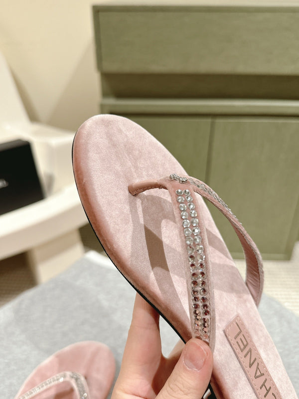 CC 25ss Rhinestone Thong Sandal Pink Velvet 461636