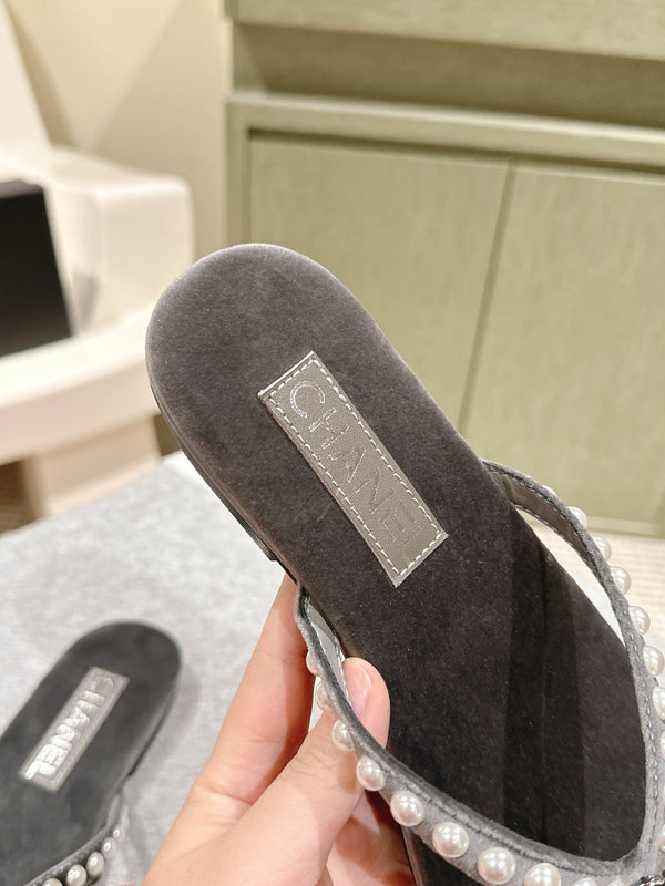 CC 25ss Pearl Thong Sandal Black Mix Grey Velvet 461640