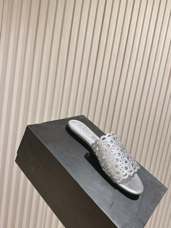 Pantofole Alaia 2025 Vienne Pelle di agnello argento 293656
