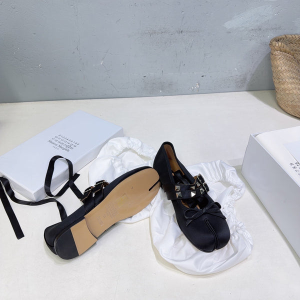 MM Strappy Split-Toe Ballerina Black Satin 893690