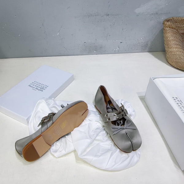 MM Strappy Split-Toe Ballerina Grey Satin 893691