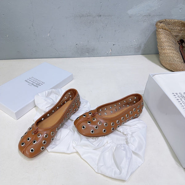 MM6 Bellissima Ballerina Eyelet Details Brown Cowhide 893695