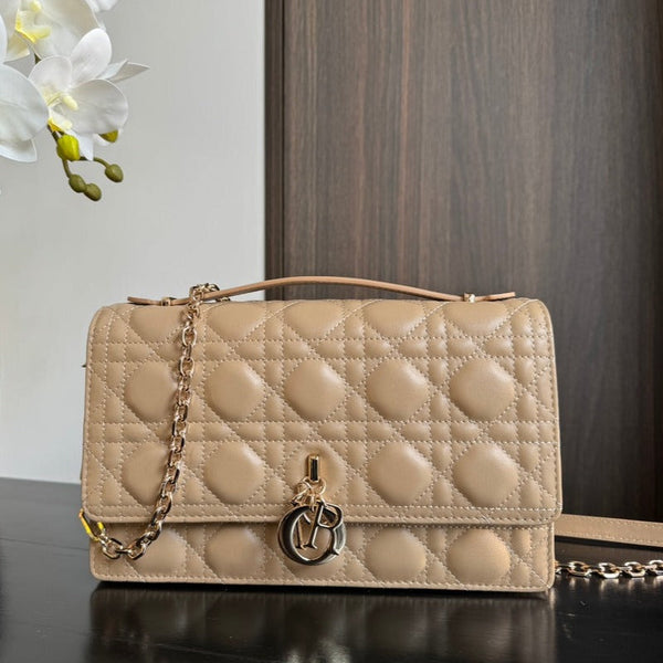 MISS CD 24CM BEIGE PELLE DI AGNELLO