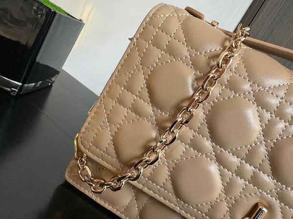 MISS CD 24CM BEIGE PELLE DI AGNELLO