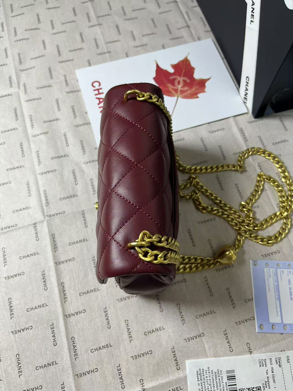 25C Mini Flap 19cm Pelle di agnello bordeaux Cuore dorato Hardware